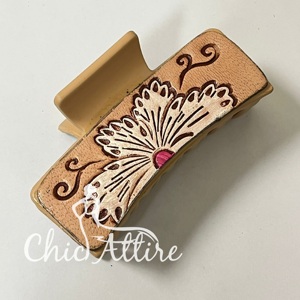 Pince à cheveux élégante en cuir de vachette fait main, motif floral vintage, accessoire de coiffure bohème pour femme - Product Image 1