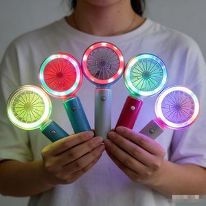 Ventilador de Mano Personalizado al por Mayor Directo de Fábrica en Oferta con 7 Luces de Colores - Product Image 5