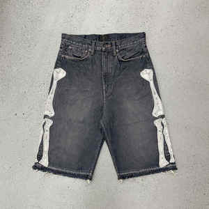 Shorts Bermuda en jean bleu clair pour homme, taille mi-haute, style décontracté avec décorations perlées et patchs - Product Image 6