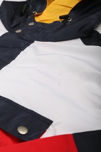 Veste coupe-vent en nylon pour homme sur mesure, design bicolore, doublure en mesh imperméable, veste à capuche anorak - Product Image 4
