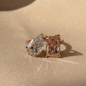 Bague de fiançailles et de mariage de luxe Toi et Moi en diamant de laboratoire rose taille poire radiant, or 14 carats, bijoux fins sur mesure - Product Image 3