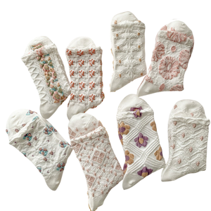 Calcetines de Mujer para Otoño, con Estampado Animal, Transpirables, Ecológicos, de Spandex, Poliéster y Algodón, con Volantes y Bordados, para Uso Diario - Product Image 3
