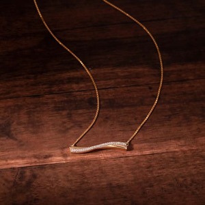 Collar de Cadena de Diamantes con Barra Curva Simétrica de Dos Tonos - Product Image 3