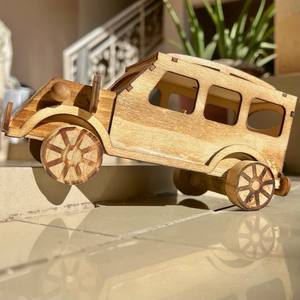 Coche de Juguete Jeep Woodland Cruiser Hecho a Mano en Madera, Vehículo Todoterreno de Madera para Niños, Regalo Educativo - Product Image 4