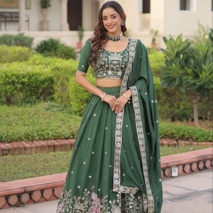 Ropa de Boda de Alta Calidad, Ropa India, Lehenga Choli de Seda Vichitra con Trabajo de Lentejuelas Zari, Lehenga Choli Semi-Listo para Usar en Venta - Product Image 1