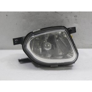 Luz Antiniebla Derecha Usada OEM A2118200656 para Clase E S211, W211 2001-2006 - Product Image 1