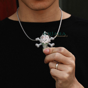 Pendentif Crâne en Argent 925 Plaqué Or avec Diamant Taille Ronde Brillante Style Hip-Hop Bijoux pour Homme Usage Quotidien - Product Image 5