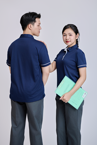 เสื้อเชิ้ตแขนสั้นผู้ชายลำลองสีแดง ผ้าโพลีเอสเตอร์ถัก 100% ติดกระดุม คอเสื้อตัดสี โลโก้ด้านหน้า ผ้าไม่ยับ |   ปรับแต่งได้ - Product Image 6