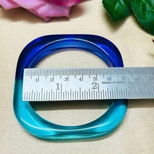 Brazaletes de Resina Hechos a Mano de Primera Calidad con Textura de Mármol Brillante, Accesorios de Moda Elegantes para Mujeres y Niñas - Product Image 4