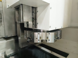 Trung tâm gia công <span class=keywords><strong>CNC</strong></span> độ chính xác cao 3 trục gia công tự động dọc đĩa phanh đĩa <span class=keywords><strong>CNC</strong></span> quay Máy tiện đứng - Product Image 4