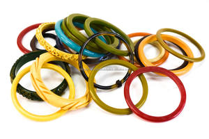 Brazaletes de resina de aspecto vidrioso artístico hecho a mano | Colores llamativos y diseños elegantes para usar con estilo todos los días y ocasiones | - Product Image 3