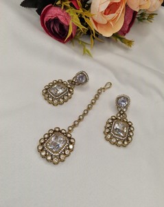 Conjunto de collar Kundan indio de lujo tradicional con aretes y Maang Tikka, joyería para bodas, recepciones y fiestas étnicas. - Product Image 4