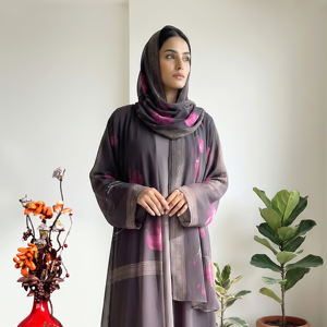 Abaya moderne légère et solide pour l'Aïd et le Ramadan, avec écharpe assortie, cardigan ouvert sur le devant, vêtements islamiques modestes pour femmes - Product Image 3