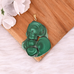 Colgante de Piedra Verde Única de Malaquita Natural en Forma de Estalactita, Chapado en Oro de Latón, 29.4 g - Product Image 5