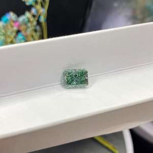 Diamante de laboratorio con corte esmeralda, verde intenso y radiante, con claridad VVS VS, certificado, gema premium para uso en joyería fina. - Product Image 6