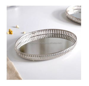 Bandeja de metal hecha a mano multiusos para servir Almacenamiento de exhibición con diseño elegante de lujo Apto para lavavajillas y opción de logotipo personalizado - Product Image 3