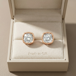 Venta al por mayor de fábrica: Pendientes de lujo con bisel de oro macizo de 9K y corte cojín, diamante cultivado en laboratorio de 2 quilates con certificación IGI, modernos para compromiso. - Product Image 4