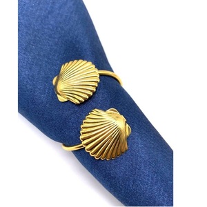 Anneau de serviette décoratif de luxe finition or ananas en aluminium moderne pour mariage durable, vente en gros, fabricant OEM - Product Image 5