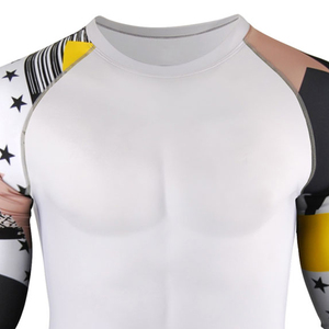 T-shirt de sport respirant en maille à compression avec logo personnalisé pour hommes - Hauts de sport à séchage rapide - Chemise de compression en vente - Product Image 4