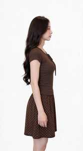 Vestido coreano de verano Oneten Apparel para mujer, camiseta ajustada con manga casquillo y cuello con lazo, falda acampanada con lunares, color marrón - Product Image 3