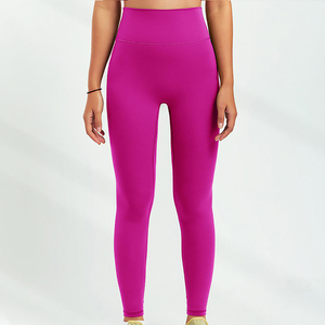 Leggings de yoga pour femmes, taille haute, sans couture, longueur intégrale, couleur noire unie, en spandex et nylon, avec taille élastique - Product Image 3