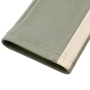 Conjunto de dos piezas informal personalizado para mujer, camiseta de manga corta verde salvia y beige y pantalones rectos largos, con detalles en contraste. - Product Image 6