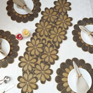 Chemin de table brodé à la main avec perles de rocaille pour la décoration de fête, chemin de table luxueux perlé avec des perles de rocaille pour la table à manger - Product Image 1