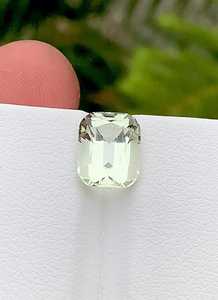 ZUBEDA GEMS JEWELRY พลอยเบริลสีเหลืองเฮลิโอดอร์ธรรมชาติ รับรองโดยผู้ตรวจสอบอิสระ น้ำหนัก 2.00 กะรัต รูปทรงคุชชั่น เจียระไนแบบเหลี่ยม พลอยหลวมจากรัฐราชสถาน - Product Image 3