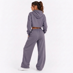 Conjunto de dos piezas cómodo para mujer, sudadera cómoda y pantalones de corte relajado para estar en casa y viajar - Product Image 1