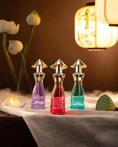 Parfum de haute qualité pour femmes, senteur florale, longue tenue, Vietnam Miss Saigon Heritage Gracious 50ml Spray Eau De Parfum OEM - Product Image 3