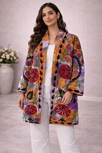 Chaqueta Larga de Terciopelo Suzani Bordada a Mano para Mujer, Estilo Boho Chic, Patrón Floral Colorido, Manga Larga, Estilo Étnico, Ropa de Abrigo de Invierno - Product Image 4