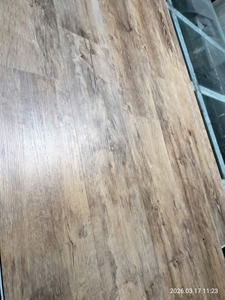 Suelo SPC de Lujo Resistente al Agua, 8mm de Grosor, Antideslizante, Diseño Moderno, Sistema de Clic, para Uso en Interiores de Oficina - Product Image 3