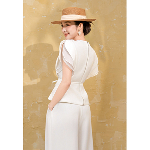Blusa Elegante de Poliéster y Spandex para Mujer, Cuello Redondo, Manga con Volantes en Capas, Peplum, con Cinturón Hecho a Mano, Diseño Personalizado SOLI, ODM OEM - Product Image 4