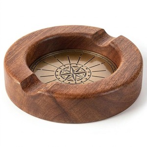Cendrier vintage en bois avec insert en verre vert de luxe, cendrier décoratif rond en bois massif sculpté à la main pour la maison ou le bar - Product Image 4