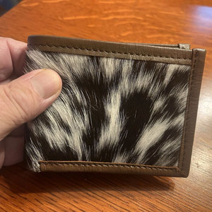 Portefeuille pour homme en cuir de vachette façonné à la main, RFID, fin, avec pince à billets et huit emplacements - Product Image 6