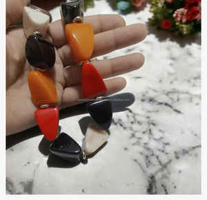 Lujoso último collar de cuentas de resina de moda hermoso pulido de la mejor calidad personalizado hecho a mano para mujeres de la India. - Product Image 2