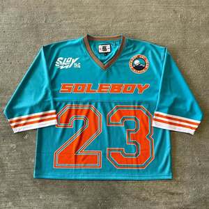 Fournisseur de t-shirts de mode de style vintage avec design personnalisé - Product Image 3