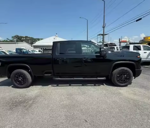 Mejor Oferta 2024: Camioneta Chevrolet S-3500 HD Crew Cab Duramax 4x4 de Caja Larga 8FT Usada con Enganche de Remolque Equipado - Product Image 3