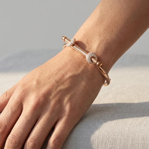 กำไลข้อมือทองคำแท้ 14K 18K ประดับเพชรแล็บ 0.56 กะรัต ดีไซน์สถาปนิกทรงกรงเล็บ ประดับเพชรแบบพาเว่ กำไลข้อมือทองคำรูปทรงประติมากรรม - Product Image 6