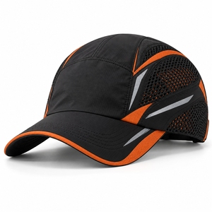 Gorra deportiva para correr hecha con textiles de secado rápido, viseras curvas y correas ajustables para un ajuste seguro durante el ejercicio. - Product Image 4