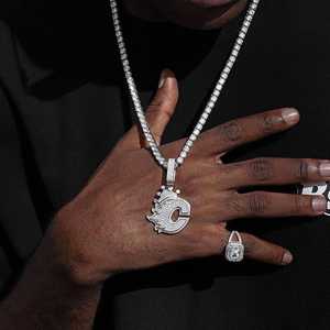 Colgante de Corona de Moissanita Personalizado Iced para Hombre, Joyería de Lujo Hip Hop Rapper, Dijes de Letra Inicial de Plata 925 Bañados en Oro - Product Image 3