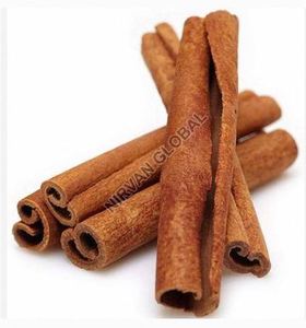 Bâtons de cannelle crue de haute qualité, préparation alimentaire traditionnelle, arôme frais, ingrédients naturels, 100 kg, Nirvan Enterprises Best - Product Image 1
