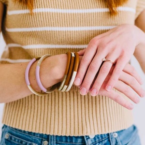 Trending Mix Color Bohemian Style Hologram Horn Buffalow <b>Bracelet</b> for Unisex Couples Handmade Vietnam Wholesale - Product Image 2