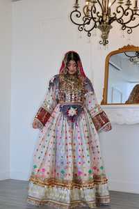 Precio negociable: Vestidos vintage afganos, los más vendidos, estilo Kuchi, en colores personalizados con decoración de encaje, hechos de terciopelo. - Product Image 3