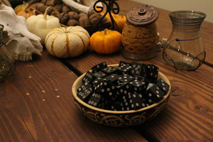 Juego de Dados de Cuerno de Búfalo Natural Hechos a Mano al por Mayor - Dados Poliédricos Cúbicos para Juegos de Mesa RPG - Product Image 3