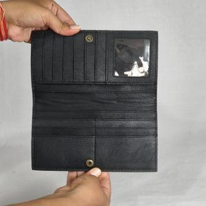 Cartera Larga de Cuero Genuino Hecha a Mano con Grabado de Flores, Estilo Vintage, Cierre Plegable, Unisex, para Uso Diario - Product Image 4