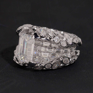 Anillo de Moissanita con Corte Esmeralda, Anillo de Lujo con Halo de Diamantes, Oro Blanco, Joyería de Moda, Regalo de Compromiso para Hombres y Mujeres - Product Image 2