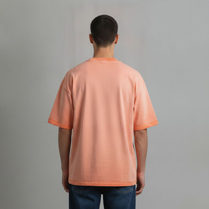 เสื้อยืดสตรีทแวร์ OEM สกรีนโลโก้ตามสั่ง คุณภาพสูง ล้างสีแบบวินเทจ ขาดๆ ซีดๆ ด้วยเทคนิค Sun Faded ผ้าฝ้าย 100% สำหรับผู้ชาย - Product Image 5