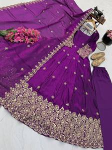 Ensemble Anarkali style fête, tissu épais avec imprimé numérique, doublure en crêpe beurre et dupatta, jusqu'à 6XL. - Product Image 5