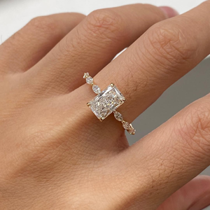 Anillo de Compromiso y Boda de Alta Calidad con Zirconia de 2.30 Quilates, Chapado en Oro Rosa sobre Plata, Corte Radiante, Joyería Moderna para Regalo o Fiesta - Product Image 3